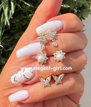 MINI FLOWER STUD EARRING