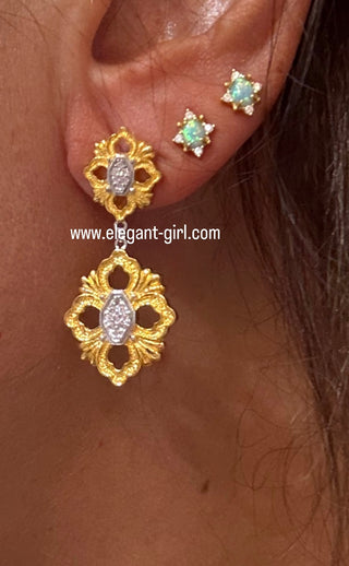 THE LUXURY CLOVER ENGRAVED EARRING