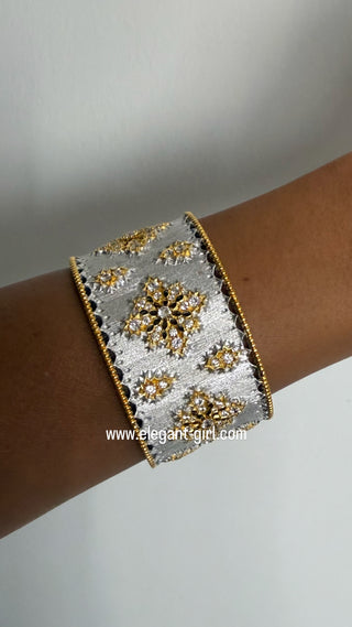 THE LUXURY MIX GOLD DIAMOND BANGEL