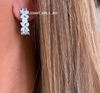 VICTORIA FLOWERS HOOP EARRING